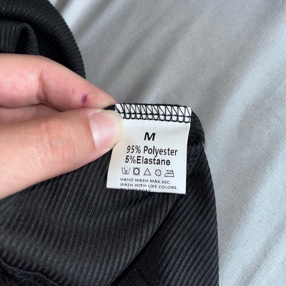 Black lace top - Picture 4 of 4